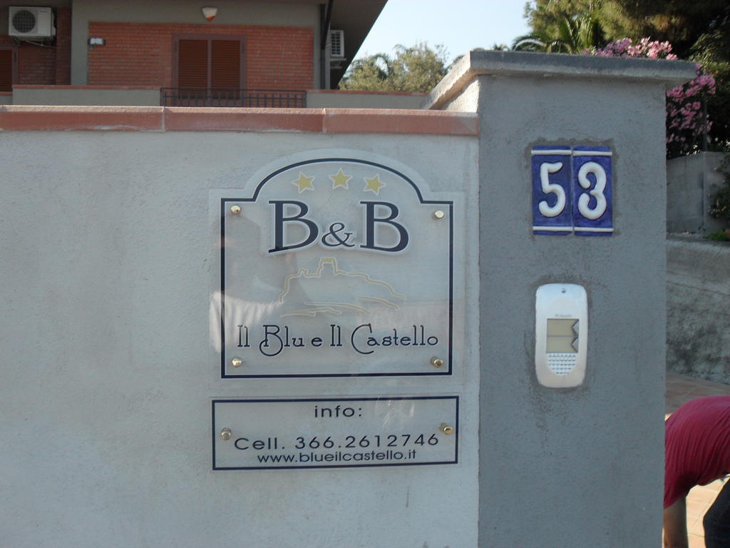 B&B Blu E Il Castello Aci Castello Ngoại thất bức ảnh